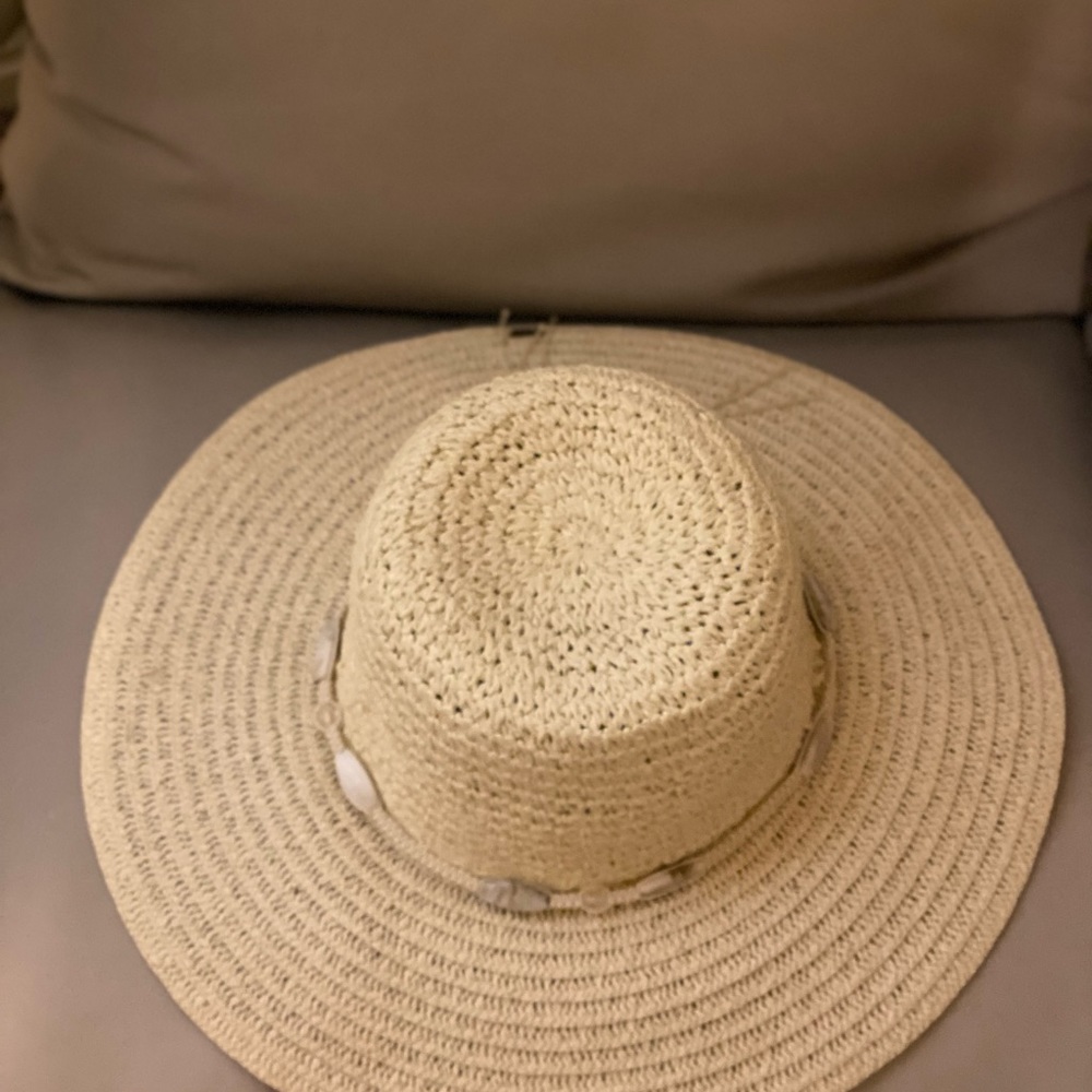 Straw hat - Picture 3 of 6